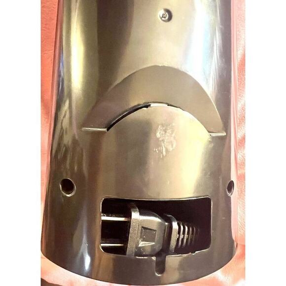 -ASSESORY Toastmaster Electric Can Opener, Bottle Opener, Knife Sharpener - Picture 4 of 5